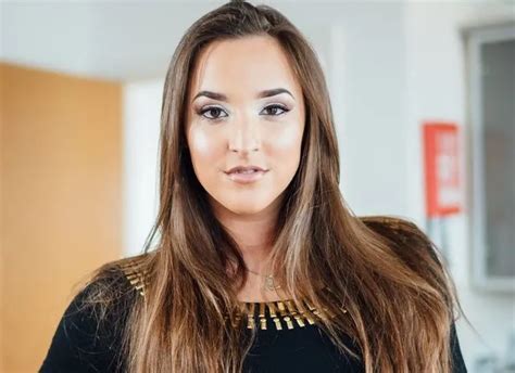 Amirah Adara Biography, Age, Wiki, Bio, hot, feet, Onlyfans leaks.